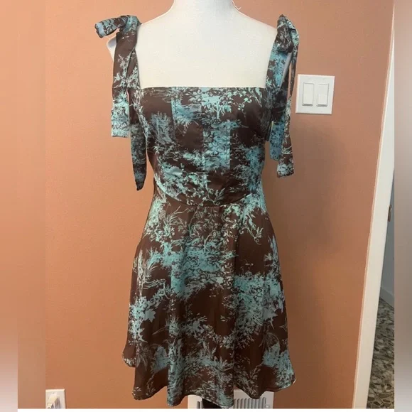 ASOS DESIGN satin skater mini dress - Picture 5 of 8